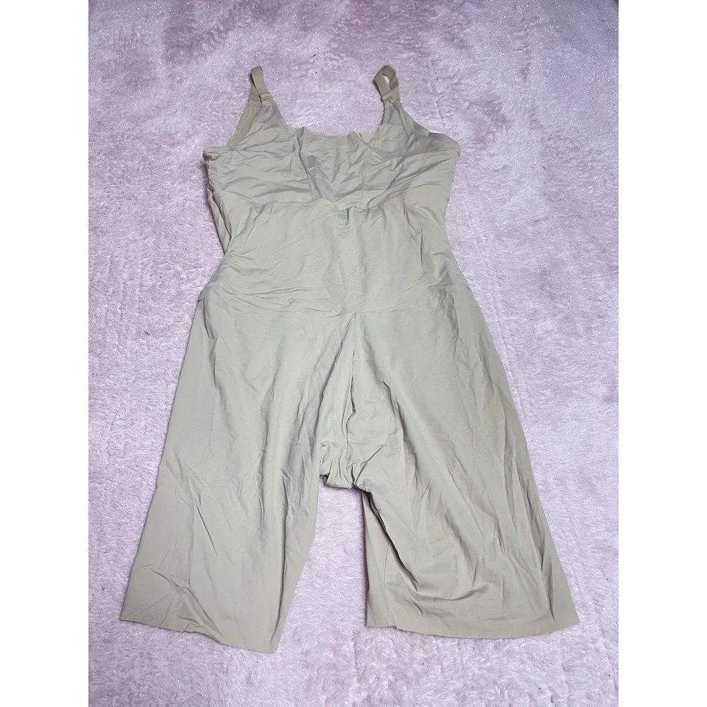 Maidenform Shapewear Tan‎ Slimming Women's Bodysuit Romper XL Shorts